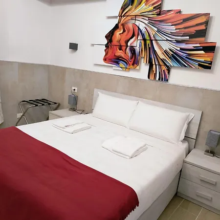 Apartment 50 Tourist House - Pratello - Self Check-in Bologna