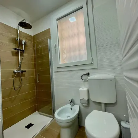 50 Tourist House - Pratello - Self Check-in * Bologna
