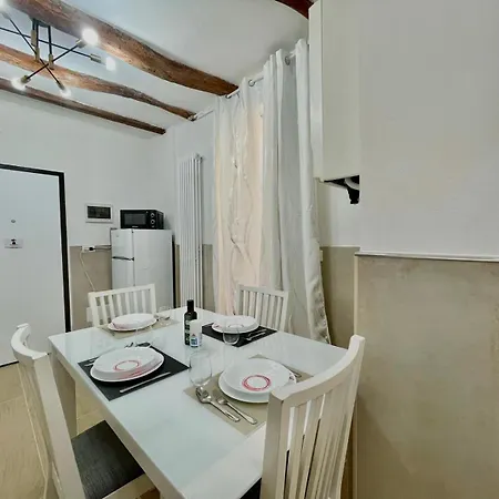 Appartamento 50 Tourist House - Pratello - Self Check-in *