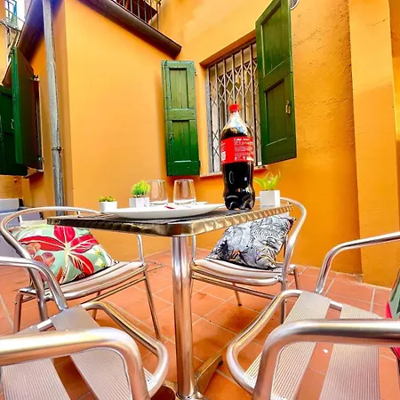 Appartamento 50 Tourist House - Pratello - Self Check-in Bologna
